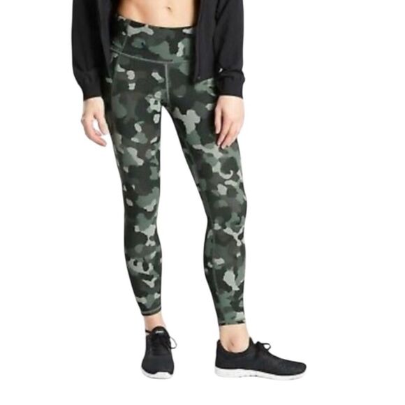 ATHLETA Lightening Camo 7/8 Tight Green Camo Size Large - Picture 1 of 10